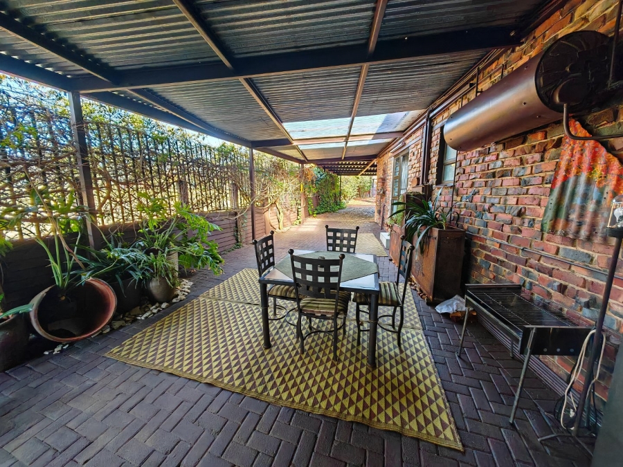 6 Bedroom Property for Sale in Dan Pienaar Free State